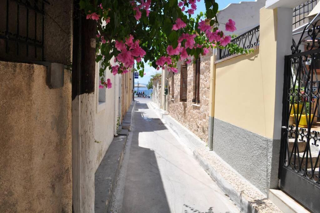 Κέντρο Αίγινα Ήσυχη Κατοικία90Τμ Δίπλα Στη Θάλασσα Eksteriør billede
