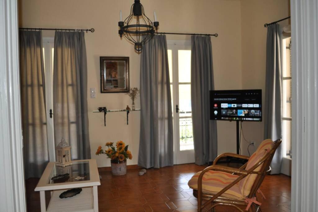Κέντρο Αίγινα Ήσυχη Κατοικία90Τμ Δίπλα Στη Θάλασσα Eksteriør billede